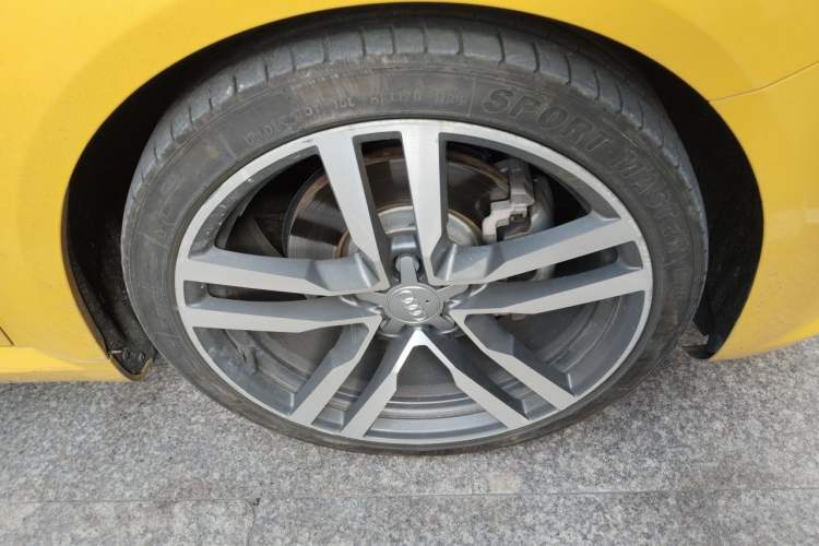 Used Audi TT 2015 TT Coupe 45 TFSI quattro Right Front Wheel Hub