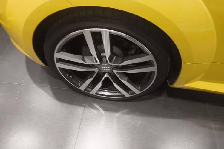 Used Audi TT 2015 TT Coupe 45 TFSI quattro Right Rear Wheel Hub