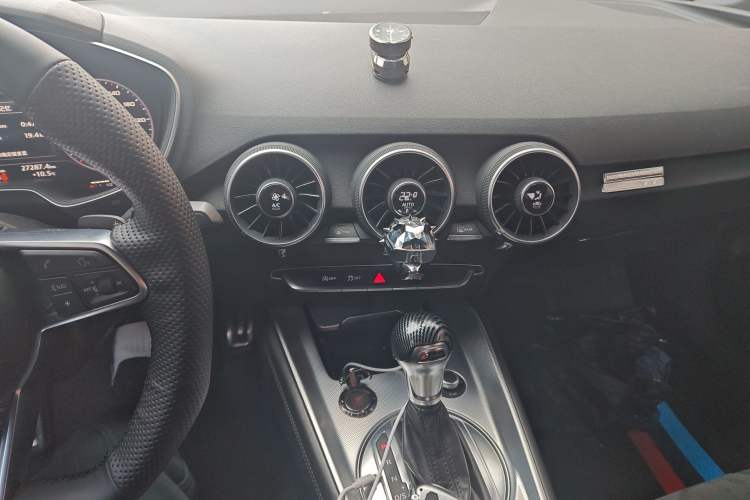 Used Audi TT 2017 TT Coupe 45 TFSI Audio And AC Panel