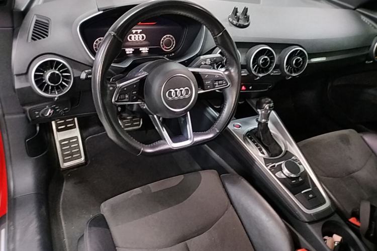 Used Audi TT 2017 TT Coupe 45 TFSI Center Console
