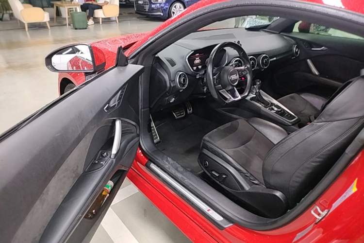 Used Audi TT 2017 TT Coupe 45 TFSI Driver Seat