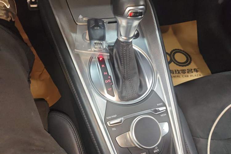 Used Audi TT 2017 TT Coupe 45 TFSI Gear Lever