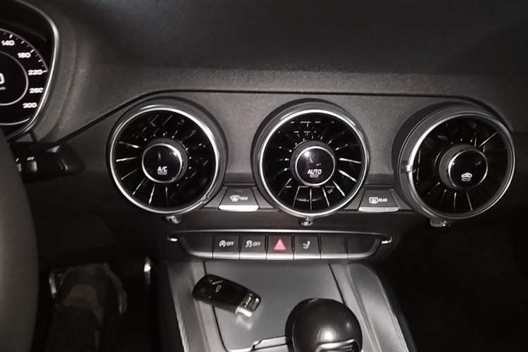 Used Audi TT 2017 TT Coupe 45 TFSI Audio And AC Panel