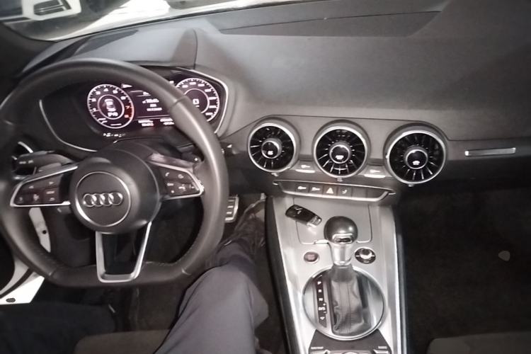 Used Audi TT 2017 TT Coupe 45 TFSI Center Console