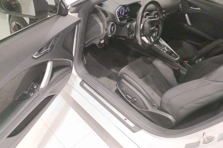 Used Audi TT 2017 TT Coupe 45 TFSI quattro Driver Seat