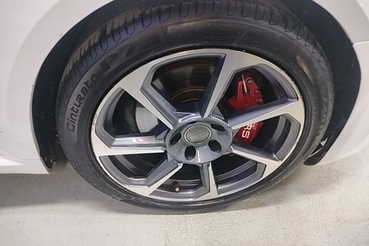 Used Audi TT 2017 TT Coupe 45 TFSI Right Front Wheel Hub