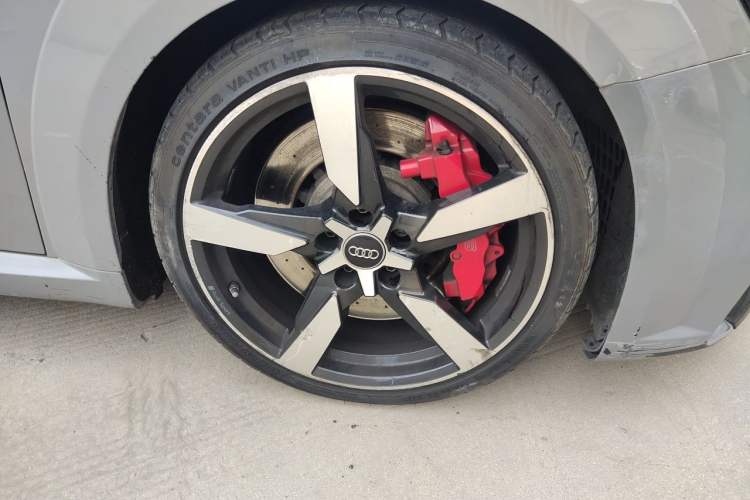 Used Audi TT RS 2017 TT RS 2.5T Coupe Right Front Wheel Hub
