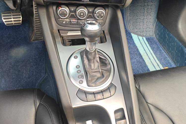 Used Audi TTS 2008 TTS Roadster 2.0TFSI quattro Gear Lever