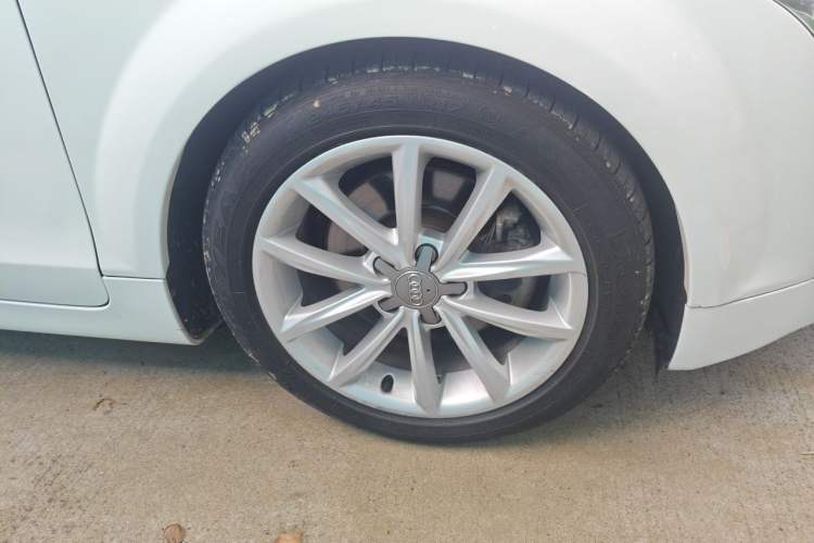 Used Audi TTS 2008 TTS Roadster 2.0TFSI quattro Right Front Wheel Hub