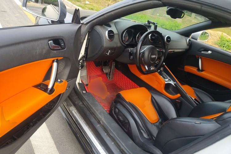 Used Audi TTS 2011 TTS Roadster 2.0TFSI quattro Driver Seat