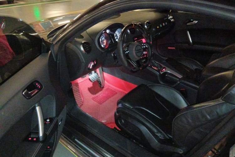 Used Audi TTS 2011 TTS Coupe 2.0TFSI quattro Driver Seat