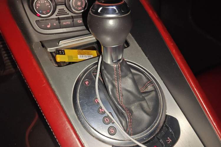 Used Audi TTS 2011 TTS Coupe 2.0TFSI quattro Gear Lever