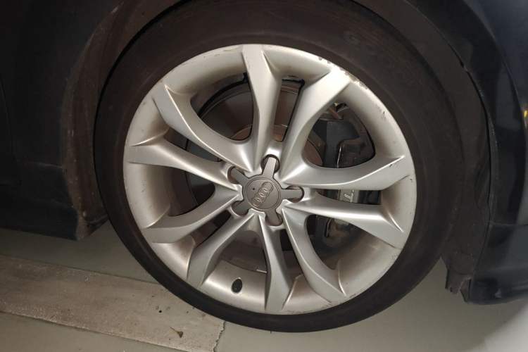Used Audi TTS 2011 TTS Coupe 2.0TFSI quattro Right Front Wheel Hub