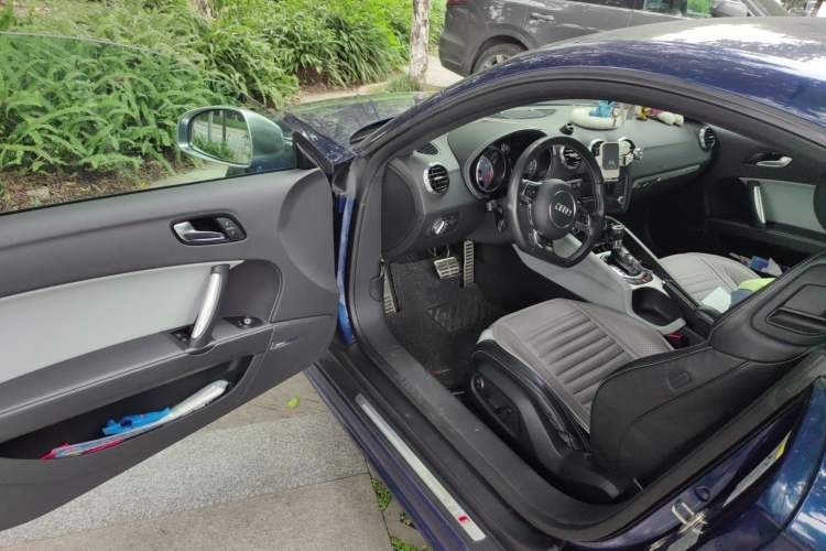 Used Audi TTS 2011 TTS Coupe 2.0TFSI quattro Driver Seat