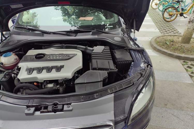 Used Audi TTS 2011 TTS Coupe 2.0TFSI quattro Engine Bay Left