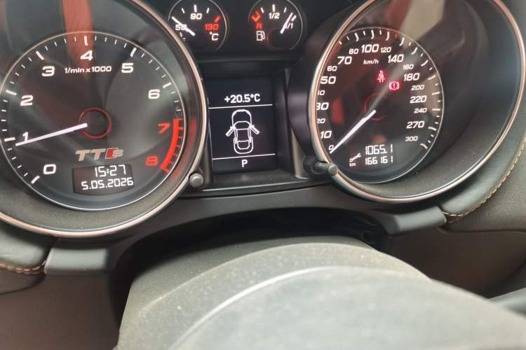 Used Audi TTS 2011 TTS Coupe 2.0TFSI quattro Odometer Close Up