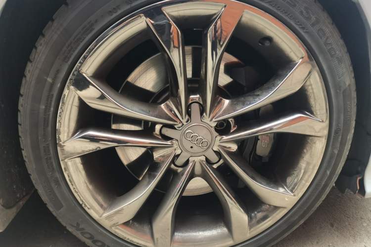 Used Audi TTS 2011 TTS Coupe 2.0TFSI quattro Right Front Wheel Hub