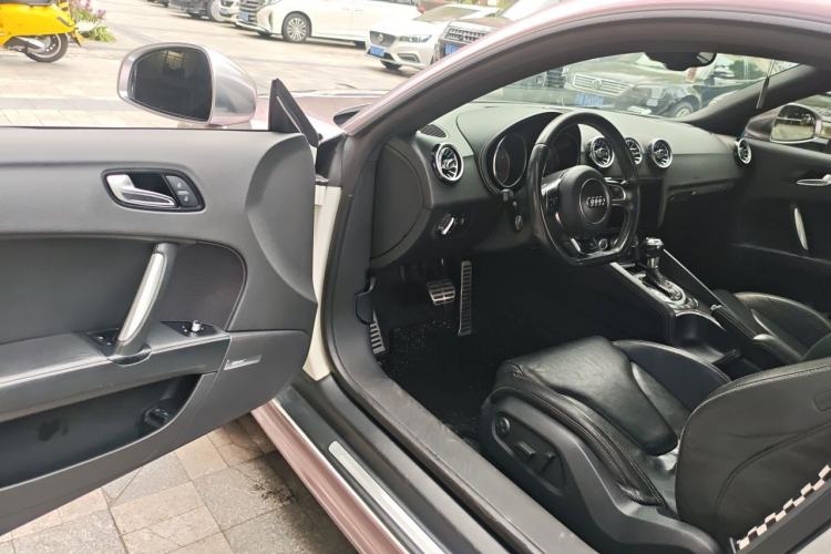 Used Audi TTS 2011 TTS Coupe 2.0TFSI quattro Driver Seat