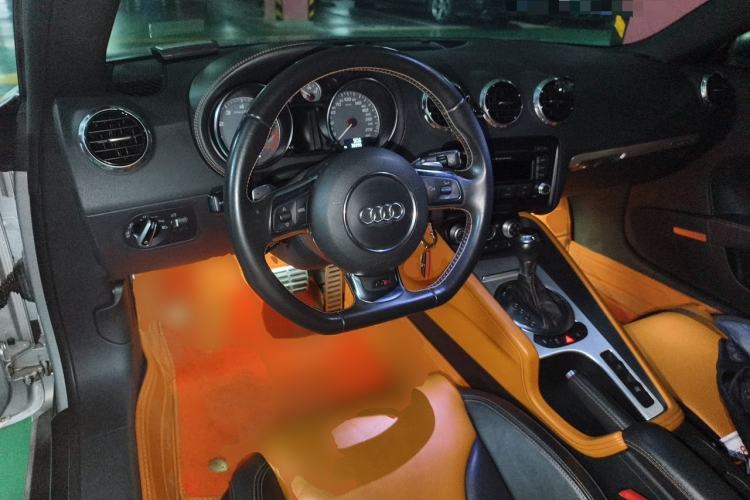 Used Audi TTS 2011 TTS Roadster 2.0TFSI quattro Center Console