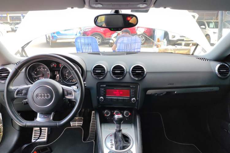 Used Audi TTS 2011 TTS Coupe 2.0TFSI quattro Center Console