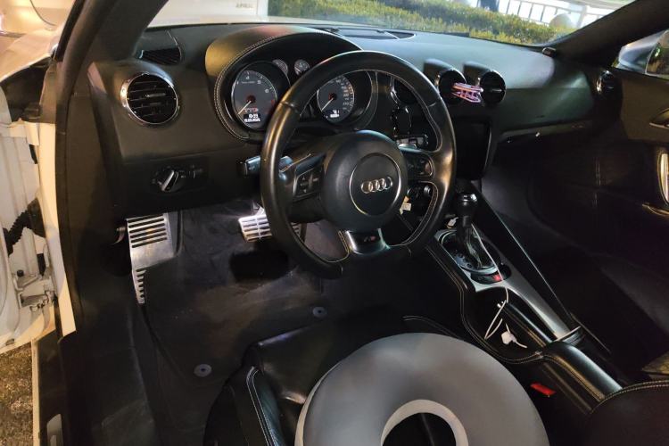 Used Audi TTS 2011 TTS Coupe 2.0TFSI quattro Center Console