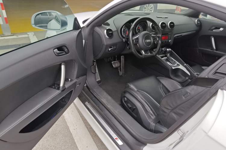 Used Audi TTS 2011 TTS Coupe 2.0TFSI quattro Driver Seat