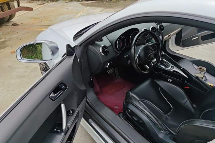 Used Audi TTS 2011 TTS Coupe 2.0TFSI quattro Driver Seat
