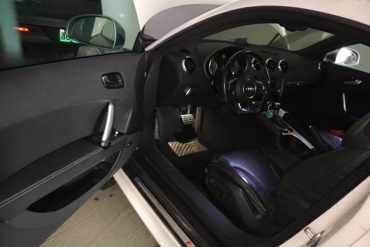 Used Audi TTS 2011 TTS Coupe 2.0TFSI quattro Driver Seat