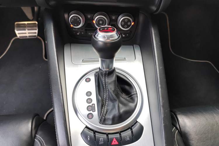 Used Audi TTS 2011 TTS Coupe 2.0TFSI quattro Gear Lever