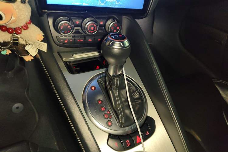 Used Audi TTS 2011 TTS Coupe 2.0TFSI quattro Gear Lever