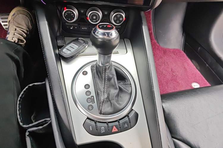 Used Audi TTS 2011 TTS Coupe 2.0TFSI quattro Gear Lever