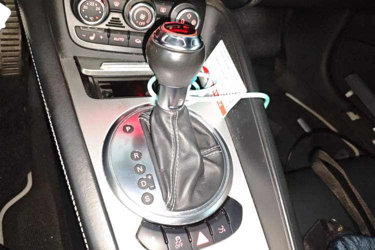 Used Audi TTS 2011 TTS Coupe 2.0TFSI quattro Gear Lever