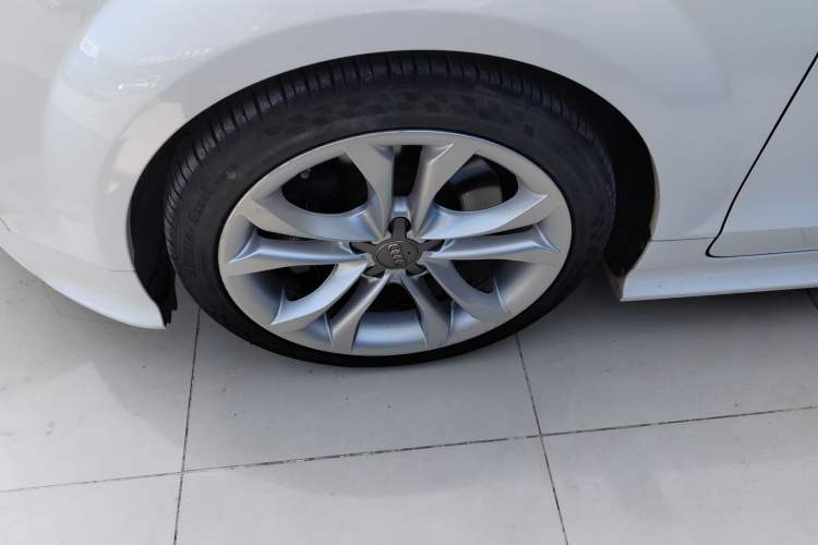 Used Audi TTS 2011 TTS Coupe 2.0TFSI quattro Left Front Wheel Hub