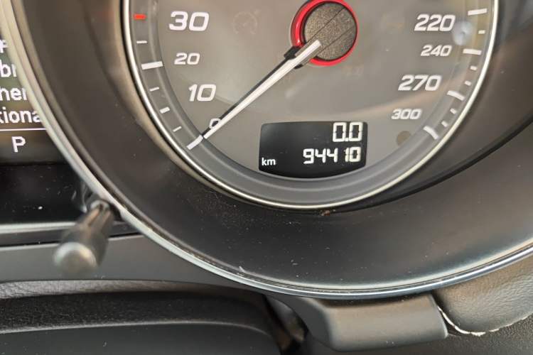 Used Audi TTS 2011 TTS Coupe 2.0TFSI quattro Odometer Close Up