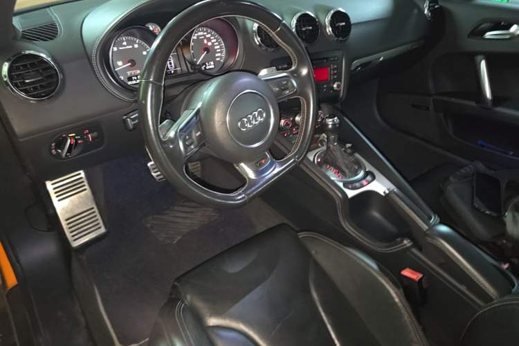 Used Audi TTS 2011 TTS Coupe 2.0TFSI quattro Center Console