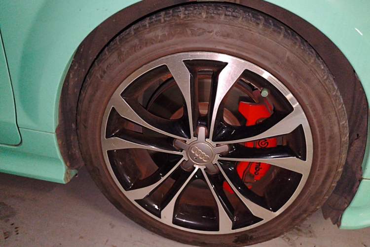 Used Audi TTS 2011 TTS Coupe 2.0TFSI quattro Right Front Wheel Hub