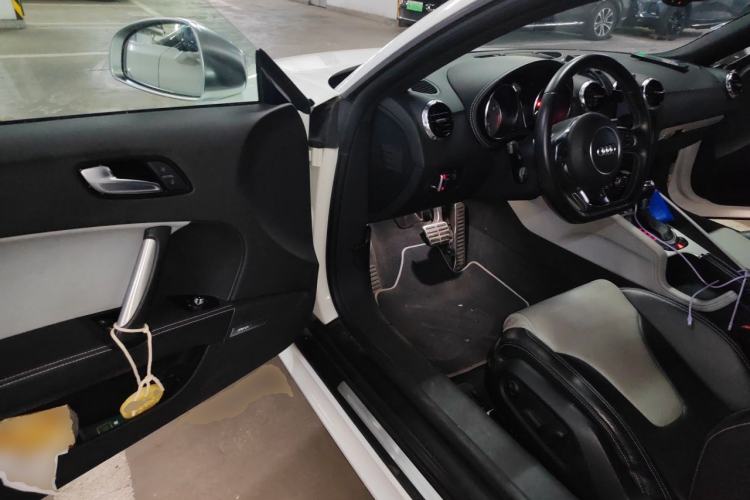 Used Audi TTS 2013 TTS Coupe 2.0TFSI quattro Driver Seat