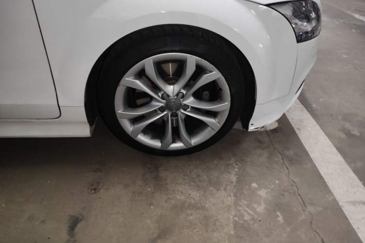 Used Audi TTS 2013 TTS Coupe 2.0TFSI quattro Right Front Wheel Hub