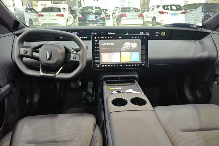 Used Avatr 06 2025 Max Extended-Range Edition Center Console