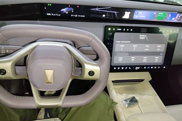 Used Avatr 06 2025 Pro Range-Extended Edition Center Console