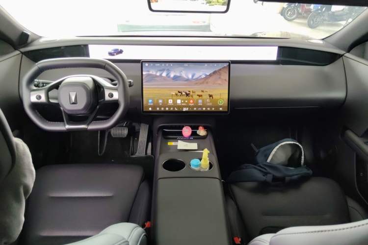 Used Avatr 06 2025 Pro All-Electric Version Center Console