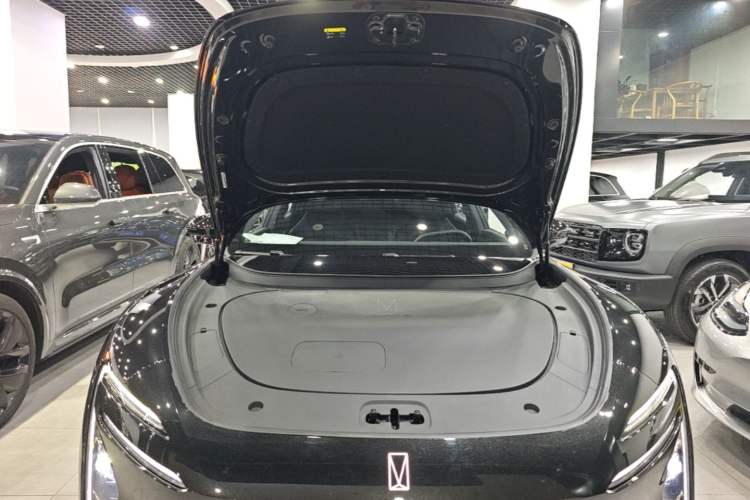 Used Avatr 06 2025 Max Extended-Range Edition Engine Bay