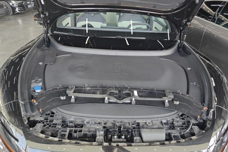 Used Avatr 06 2025 Pro Range-Extended Edition Engine Bay