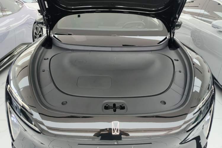 Used Avatr 06 2025 Max Extended-Range Edition Engine Bay