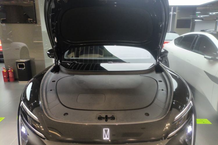 Used Avatr 06 2025 Max Extended-Range Edition Engine Bay