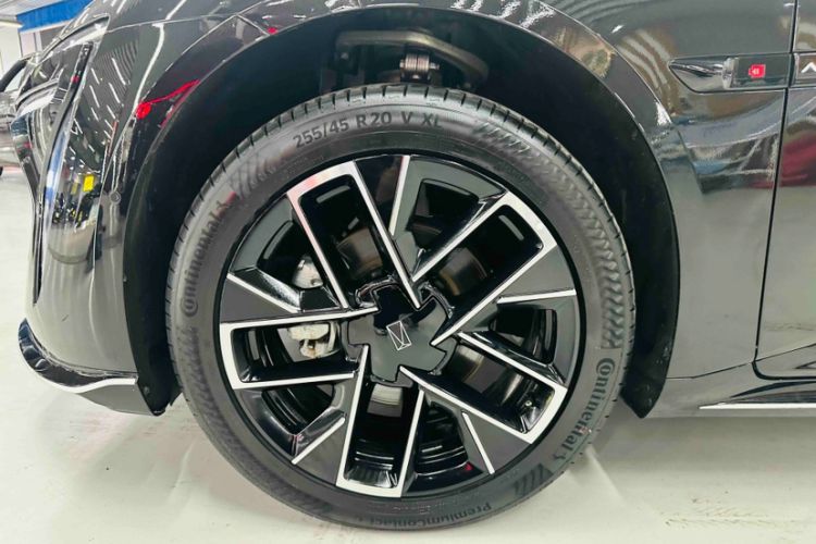 Used Avatr 06 2025 Max Extended-Range Edition Exterior 2