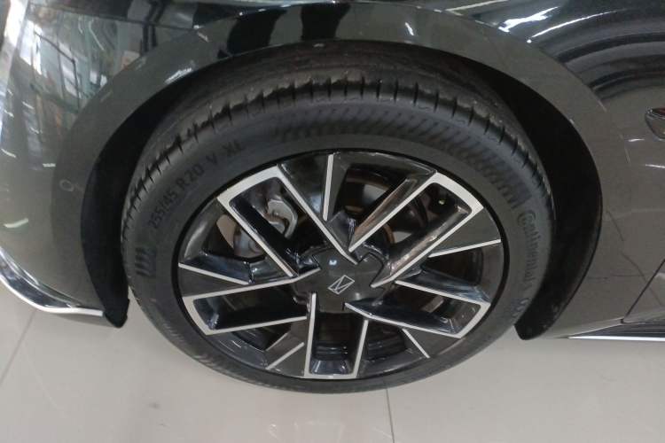 Used Avatr 06 2025 Pro Range-Extended Edition Exterior 4