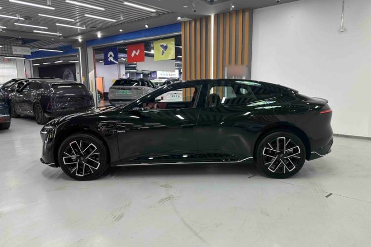 Used Avatr 06 2025 Max Extended-Range Edition Exterior 4