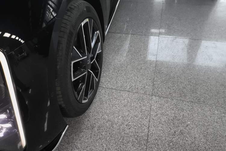 Used Avatr 06 2025 Pro All-Electric Version Exterior 4