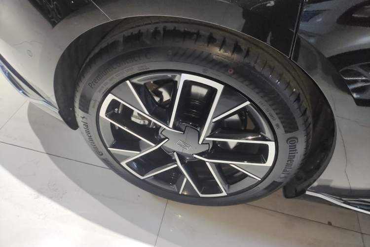 Used Avatr 06 2025 Pro Range-Extended Edition Exterior 5